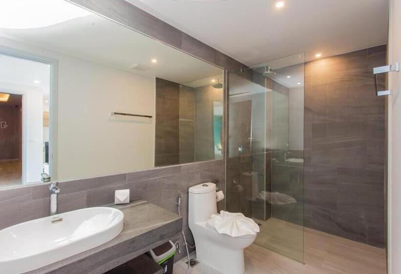 Huoneisto 3 Makuuhuonetta, Noon Village   Tower 2&3