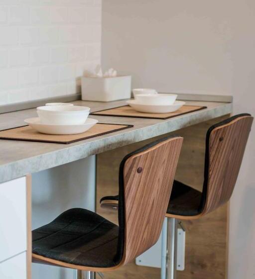 Huoneisto 1 Makuuhuone Allasnäkymä, Noon Village   Tower 2&3