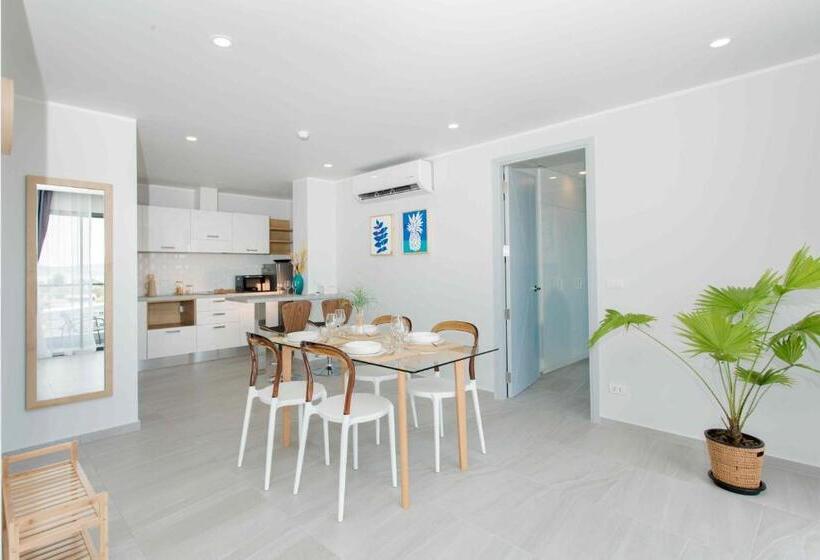 Huoneisto 1 Makuuhuone Merinäkymä, Noon Village   Tower 2&3