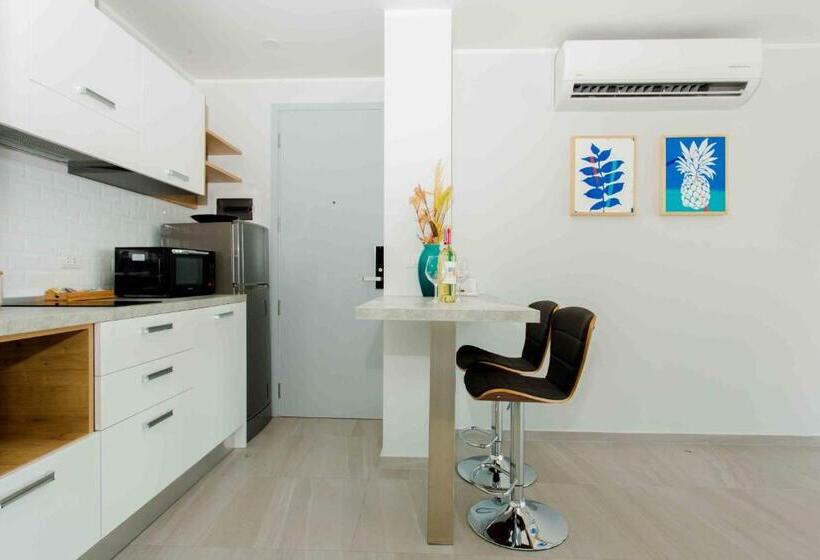 Huoneisto 1 Makuuhuone Merinäkymä, Noon Village   Tower 2&3