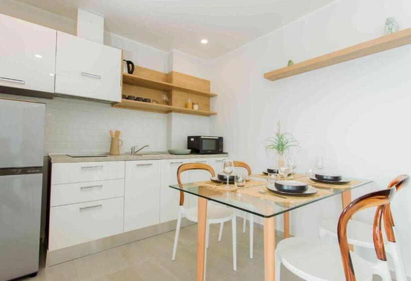 Huoneisto 3 Makuuhuonetta, Noon Village   Tower 2&3