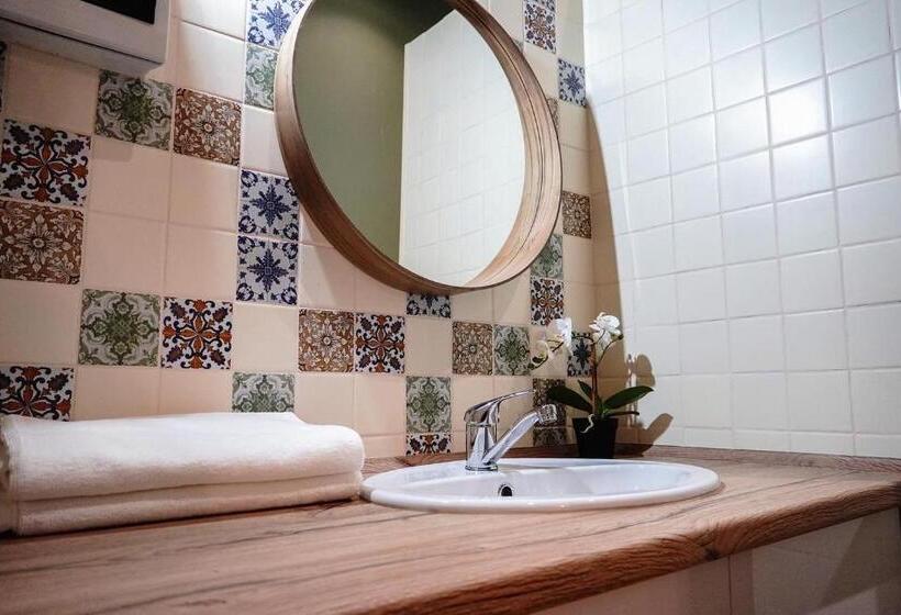 1 Bedroom Apartment, Tomiris Lady S Capsul Hostel Only For Women