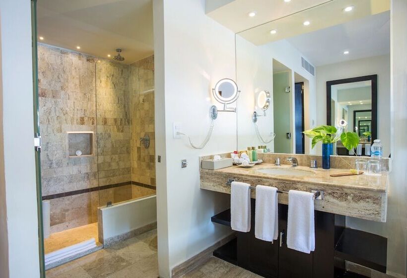 غرفة بريميوم إطلالة جانبية على البحر, Dreams Sands Cancun Resort & Spa