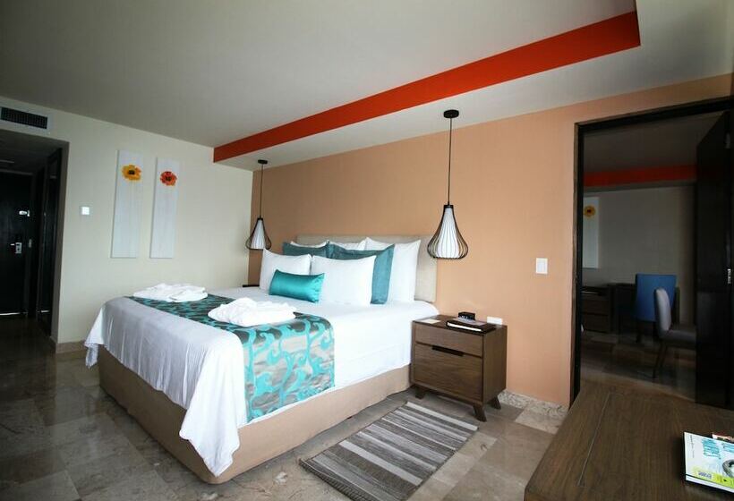 Family Suite, Dreams Sands Cancun Resort & Spa