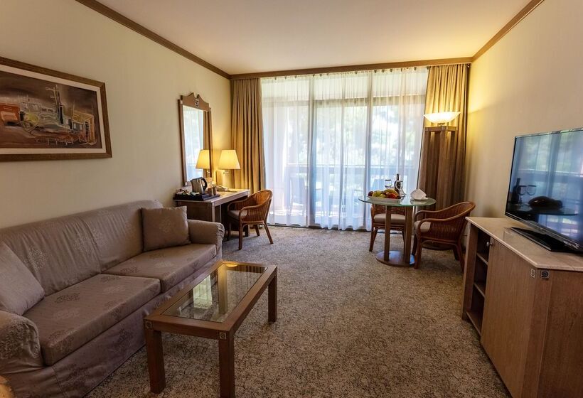 Полулюкс, Gloria Verde Resort