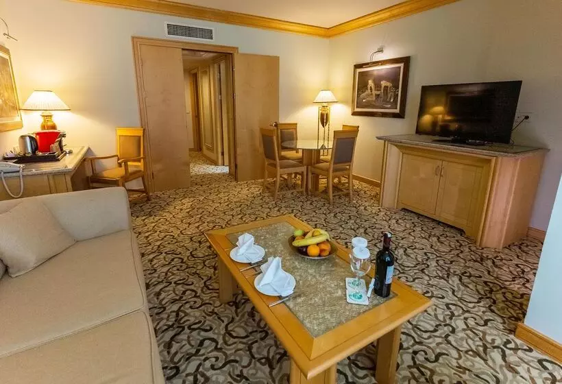 デラックススイート, Gloria Verde Resort