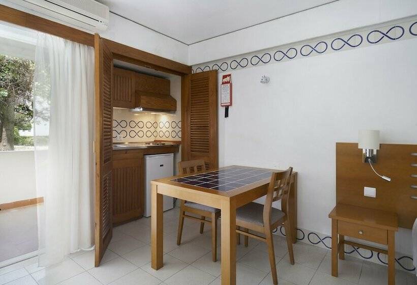 标准工作室, Golden Club Cabanas