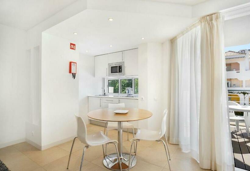 高级工作室, Golden Club Cabanas