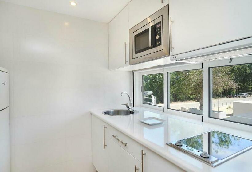 高级工作室, Golden Club Cabanas