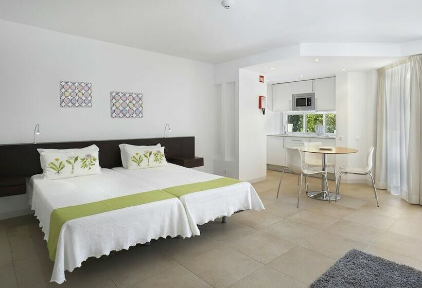 高级工作室, Golden Club Cabanas