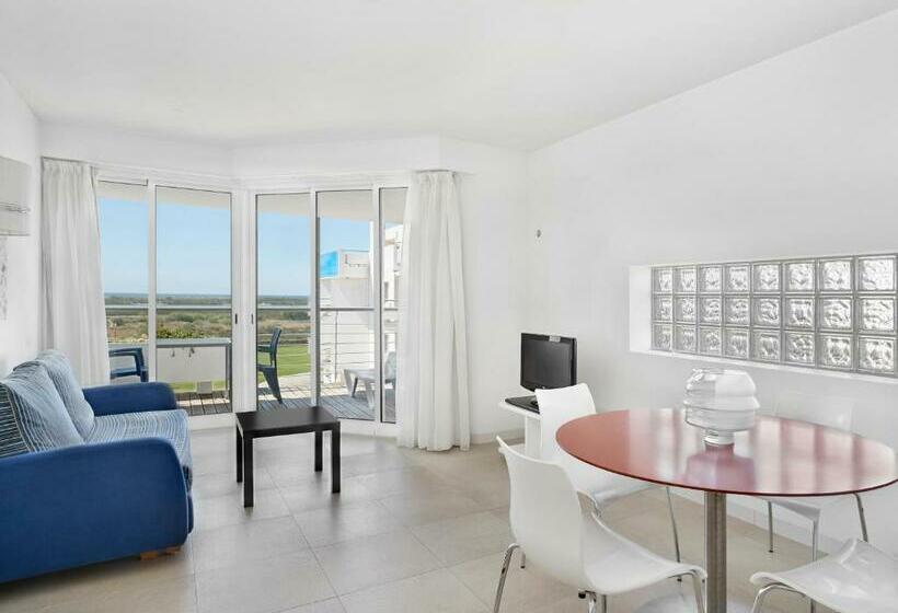 带2个卧室的高级公寓, Golden Club Cabanas