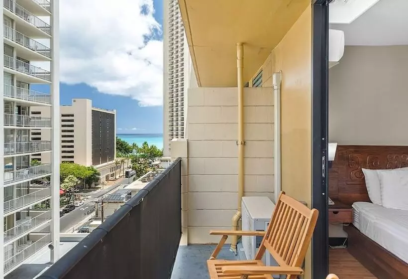 スタンダードシティビュールーム, Castle Bamboo Waikīkī