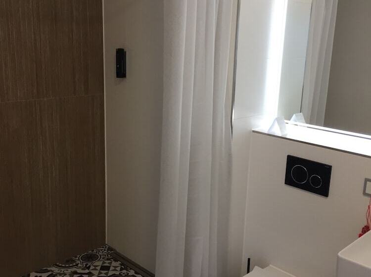 سوییت جونیور, Belle Blue Zentrum