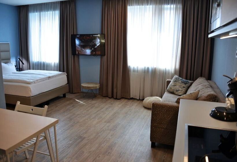 سوییت جونیور, Belle Blue Zentrum