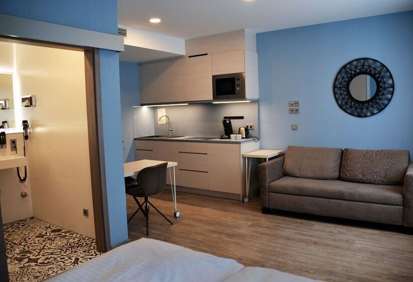 سوییت جونیور, Belle Blue Zentrum