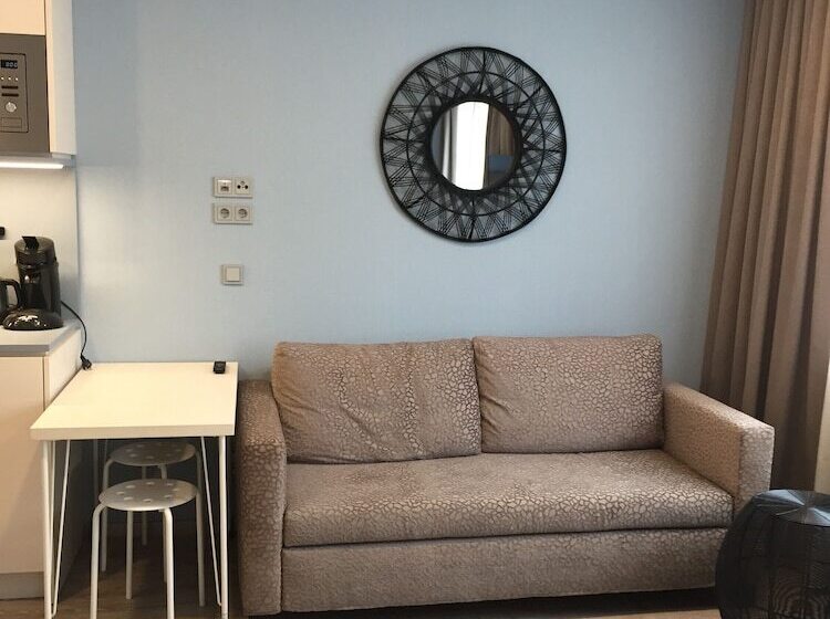 سوییت جونیور, Belle Blue Zentrum