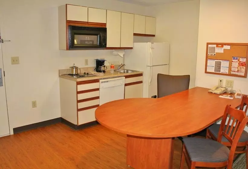 استودیوی استاندارد, Candlewood Suites Syracuse Airport, An Ihg