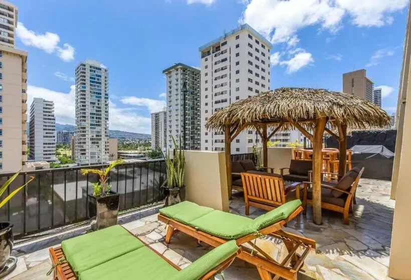 Апартаменты 1 Спальня с Террасой, Castle Bamboo Waikīkī