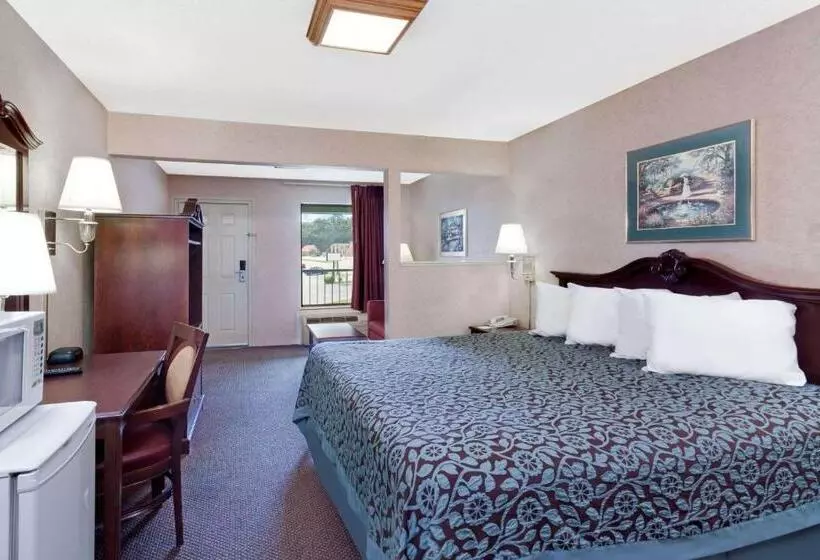 キングサイズベッドのデラックススイート, Days Inn By Wyndham Morristown