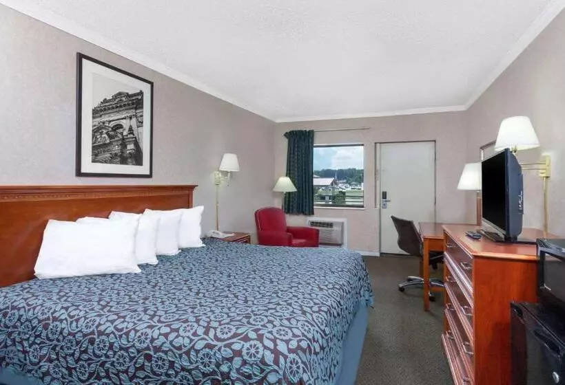 キングサイズベッドのスタンダードルーム, Days Inn By Wyndham Morristown