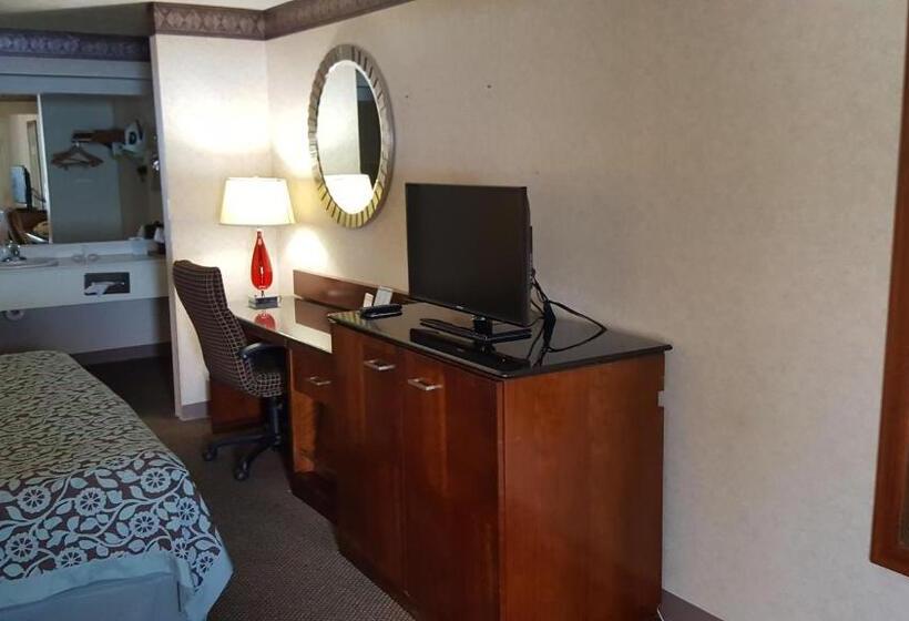 غرفة قياسية سرير كينج لذوى الإحتياجات الخاصة, Days Inn By Wyndham Morristown