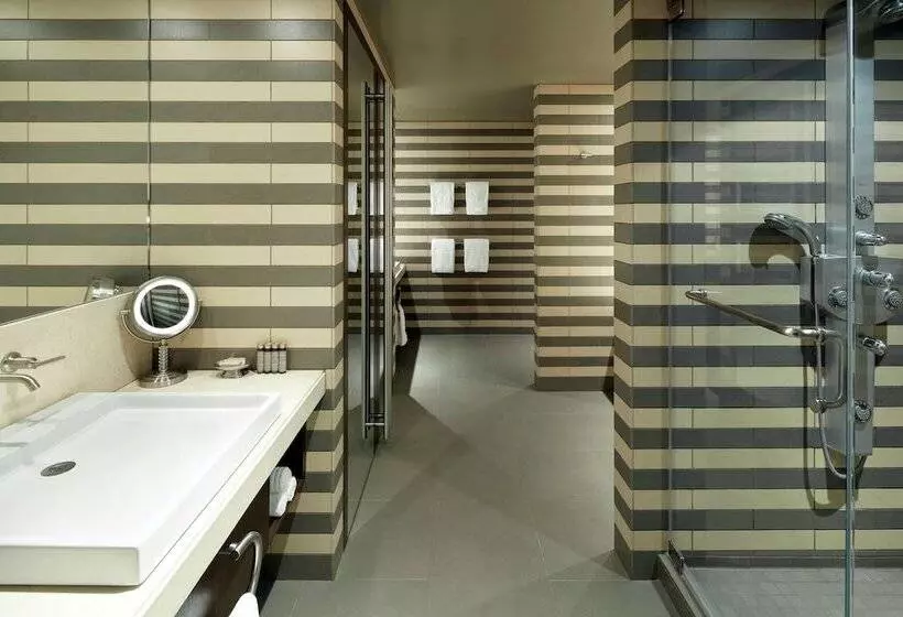 سوئیت پرزیدنت, Doubletree By Hilton Montreal