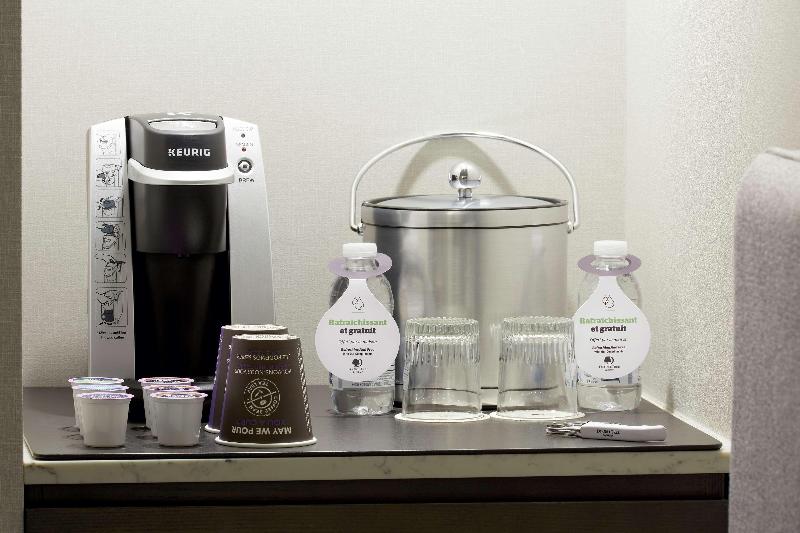 キングサイズベッドのスタンダードルーム, Doubletree By Hilton Montreal
