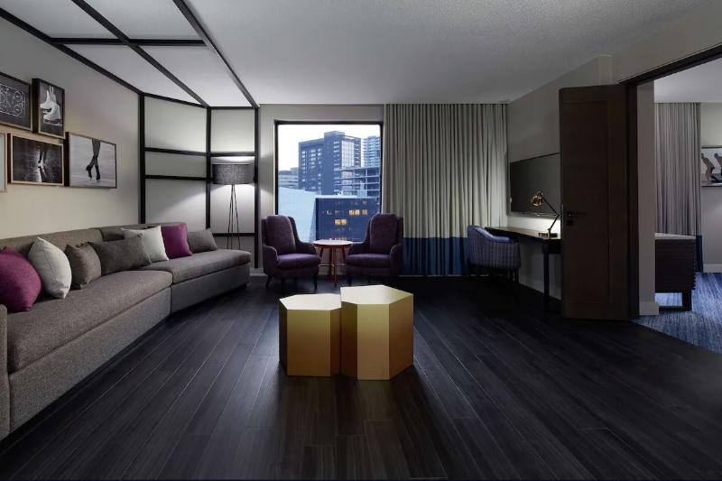 חדר סטנדרט עם מיטת קינג, Doubletree By Hilton Montreal