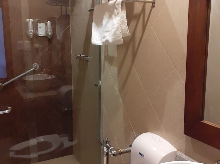 غرفة قياسية ثلاثية, El Quijote