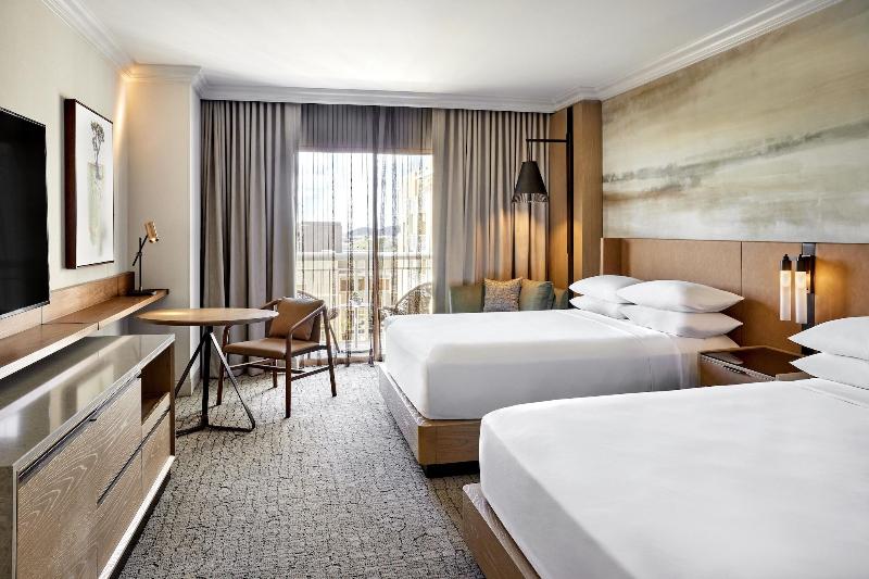 Standard Room Queen Size Bed