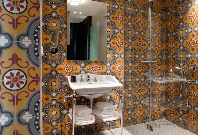 חדר קלאסי, L’antoine