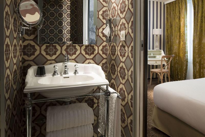 חדר יחיד קלאסי, L’antoine