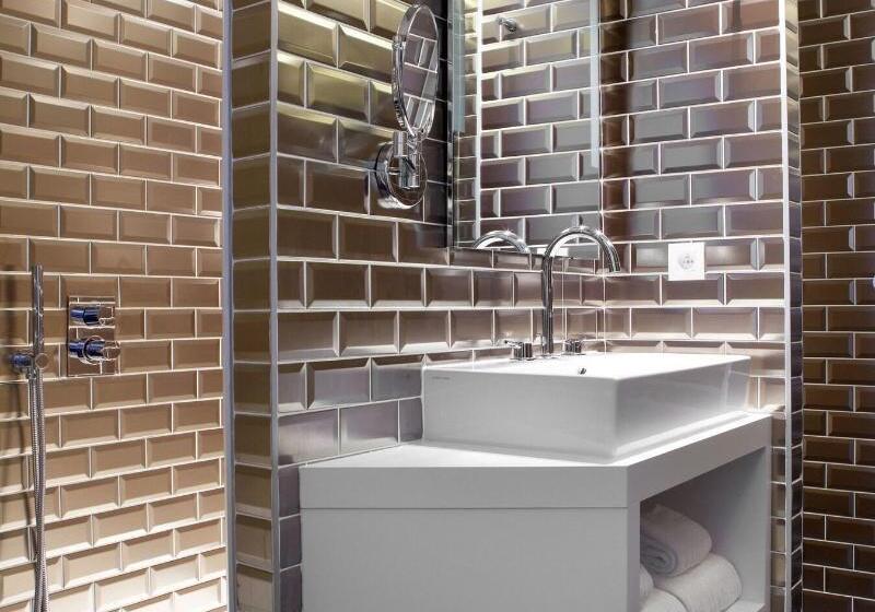 חדר קלאסי, L’antoine