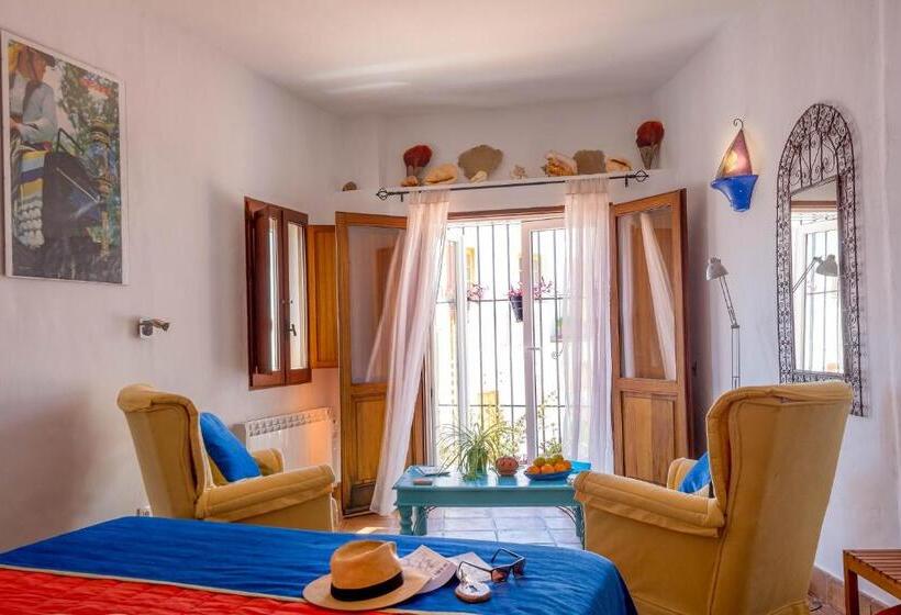 غرفة قياسية لذوى الاحتياجات الخاصة, Los Castanos