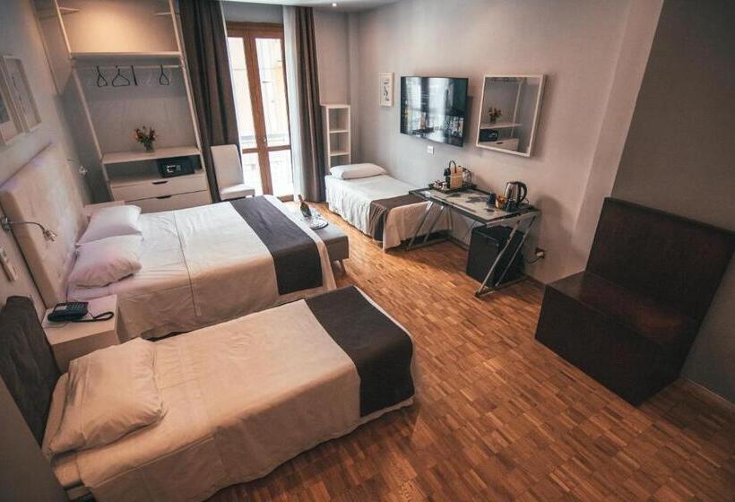 اتاق استاندارد چهار تخته, Orcagna