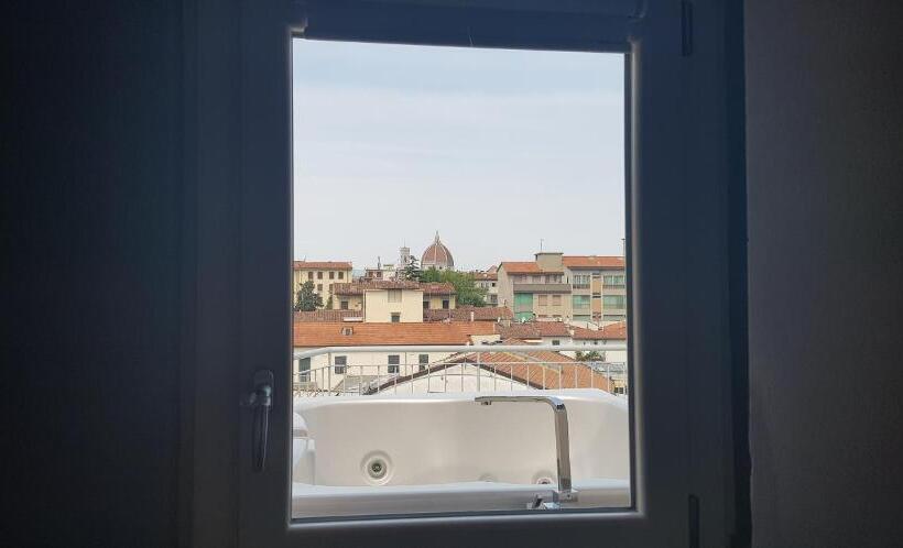 سوئیت با وان آب گرم, Orcagna