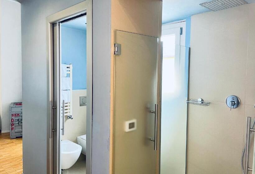 سوئیت با وان آب گرم, Orcagna