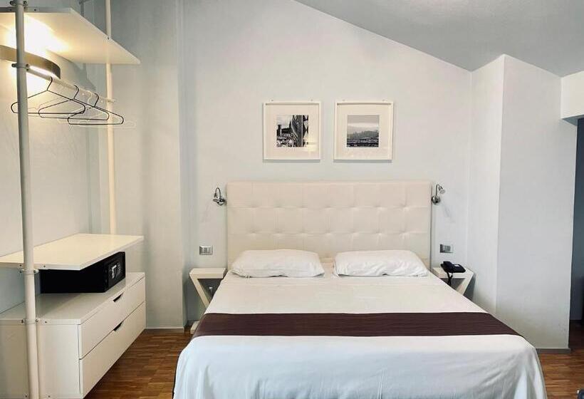 سوئیت با وان آب گرم, Orcagna