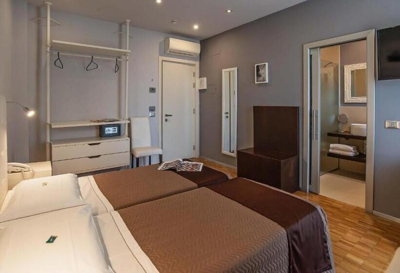 اتاق راحتی یک تخته, Orcagna