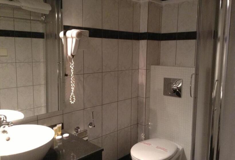 اتاق سوپریور با چشمانداز, Orfeas