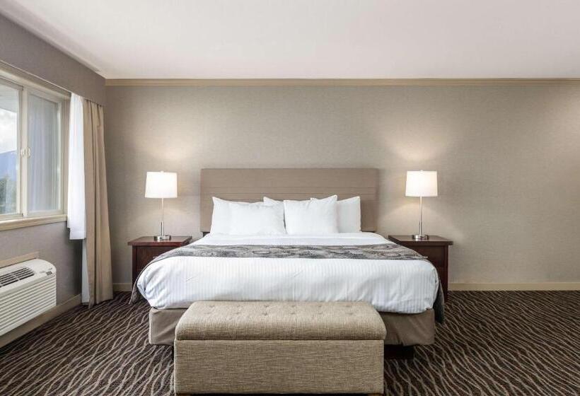 سوئیت با تخت بزرگ, Prestige Radium Hot Springs Resort, Worldhotels Crafted