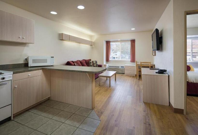 جناح غرفتين نوم, River Canyon Lodge