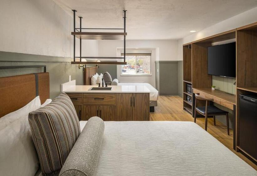 غرفة قياسية سرير كينج, River Canyon Lodge