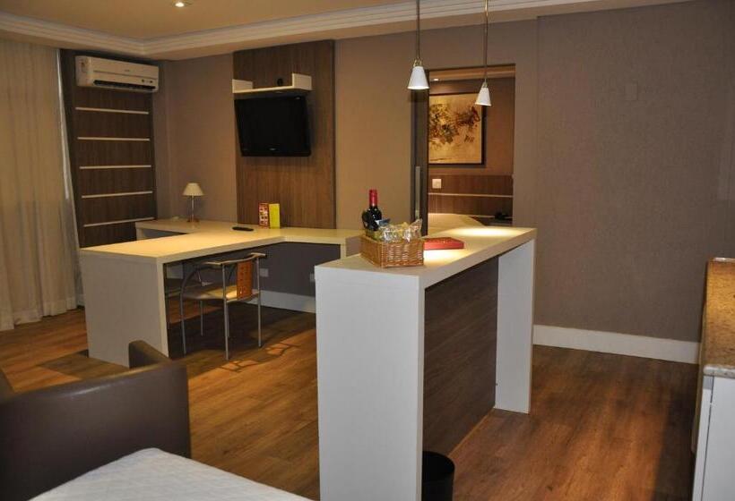 高级三人间, Sj Royal   San Juan Curitiba