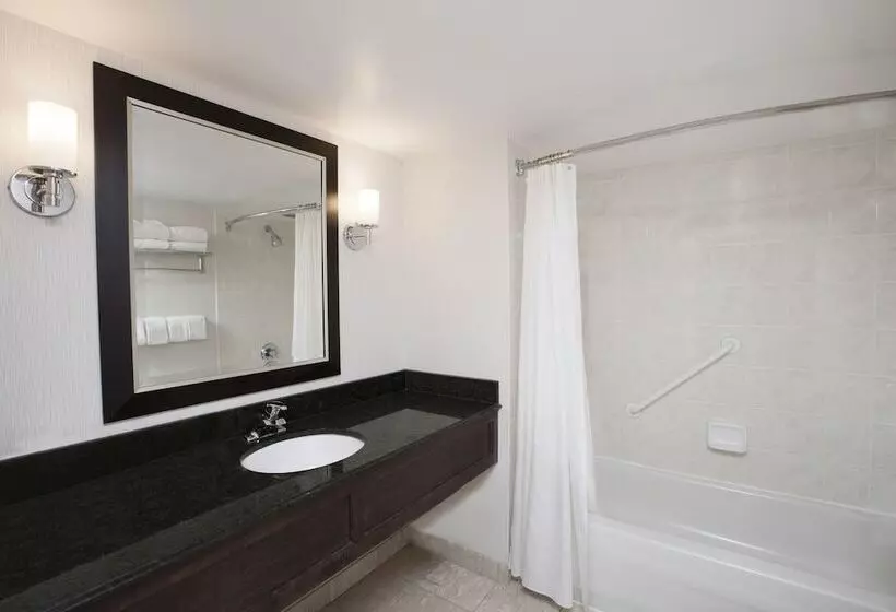 اتاق استاندارد با 2 تخت دوبل, Sheraton Fallsview