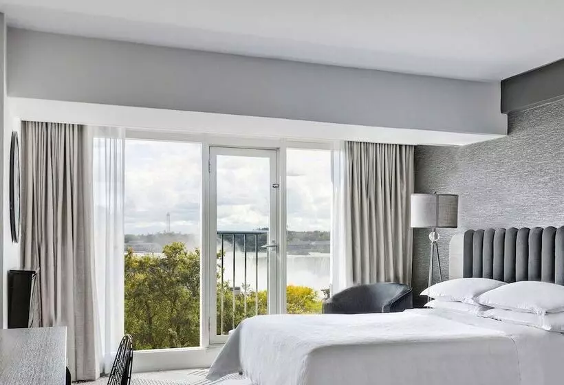 اتاق استاندارد با تخت دوبل و چشم‌انداز, Sheraton Fallsview