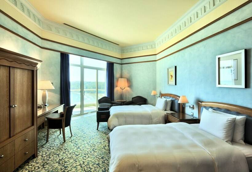 اتاق استاندارد با چشم‌انداز دریا, The Empire Brunei