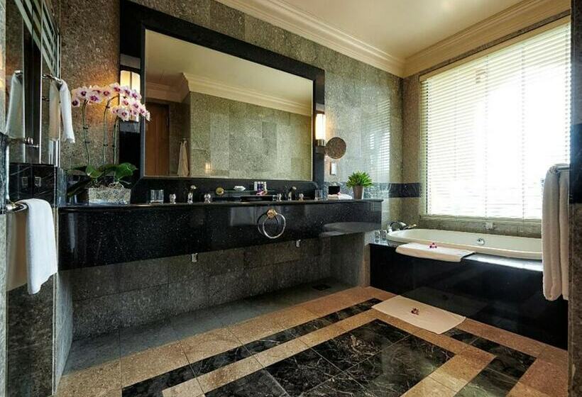 اتاق استاندارد با چشم‌انداز دریا, The Empire Brunei