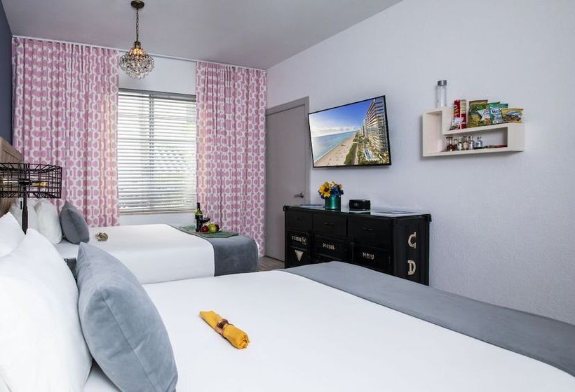 غرفه قياسيه سريرين مزدوجين, Whitelaw