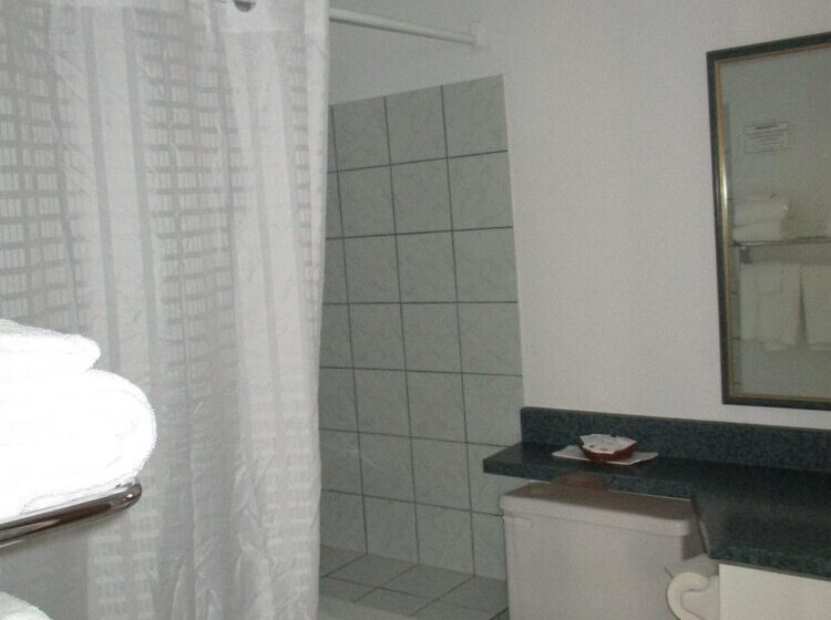 غرفة قياسية, Motel Georges